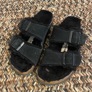 Sherpa lined Birkenstocks 39N